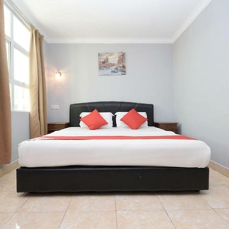 לבואן Oyo 892 Hotel Grand Nadia מראה חיצוני תמונה