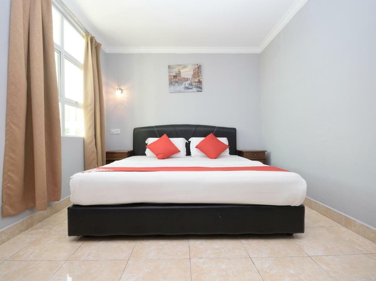 לבואן Oyo 892 Hotel Grand Nadia מראה חיצוני תמונה