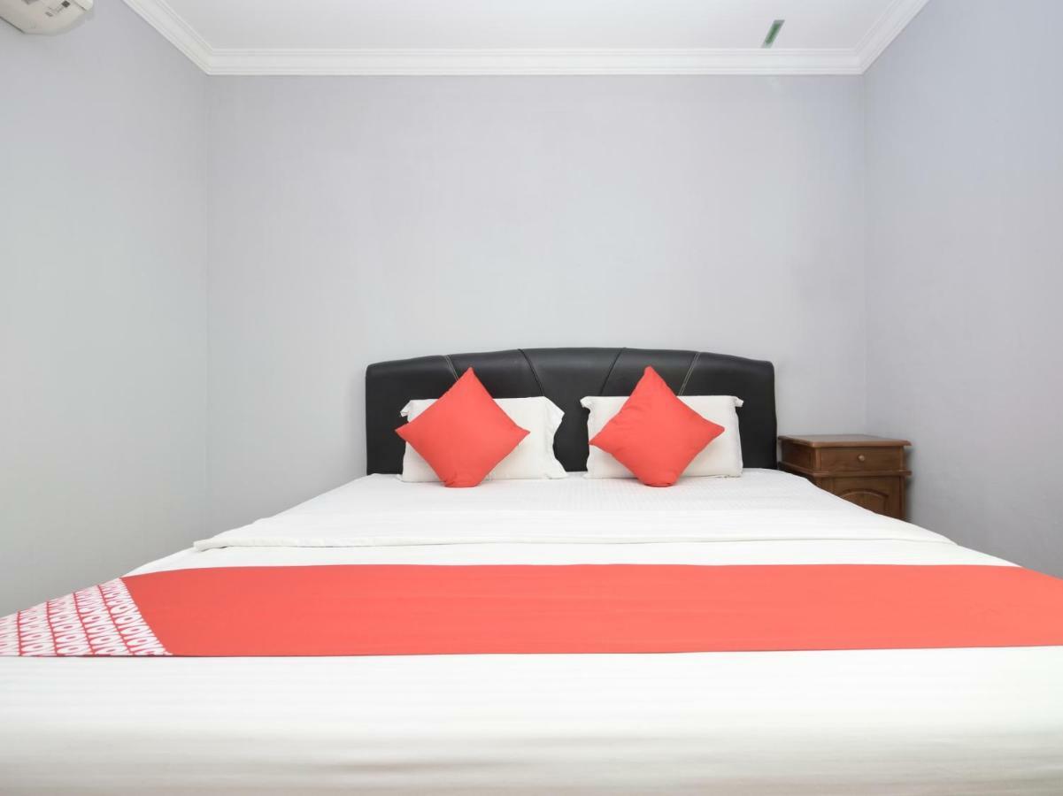 לבואן Oyo 892 Hotel Grand Nadia מראה חיצוני תמונה