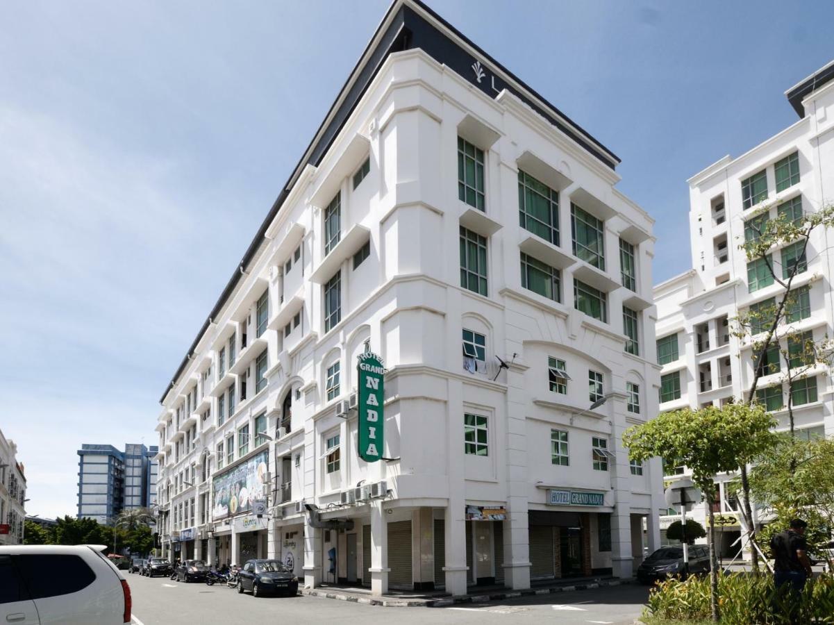 לבואן Oyo 892 Hotel Grand Nadia מראה חיצוני תמונה