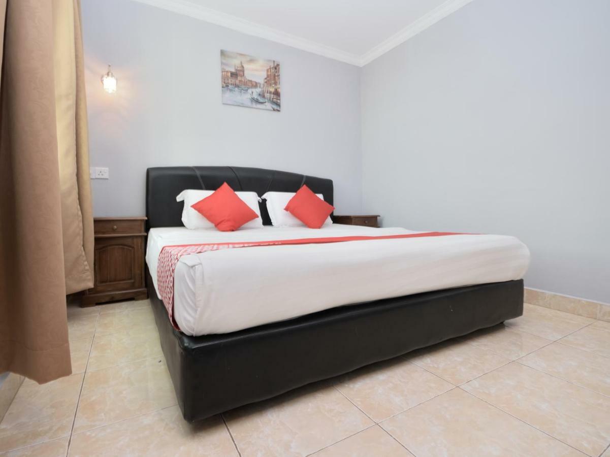 לבואן Oyo 892 Hotel Grand Nadia מראה חיצוני תמונה