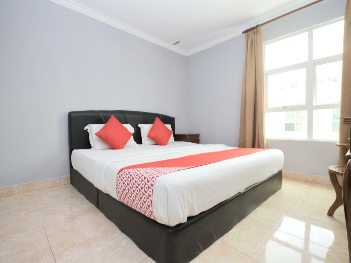 לבואן Oyo 892 Hotel Grand Nadia מראה חיצוני תמונה