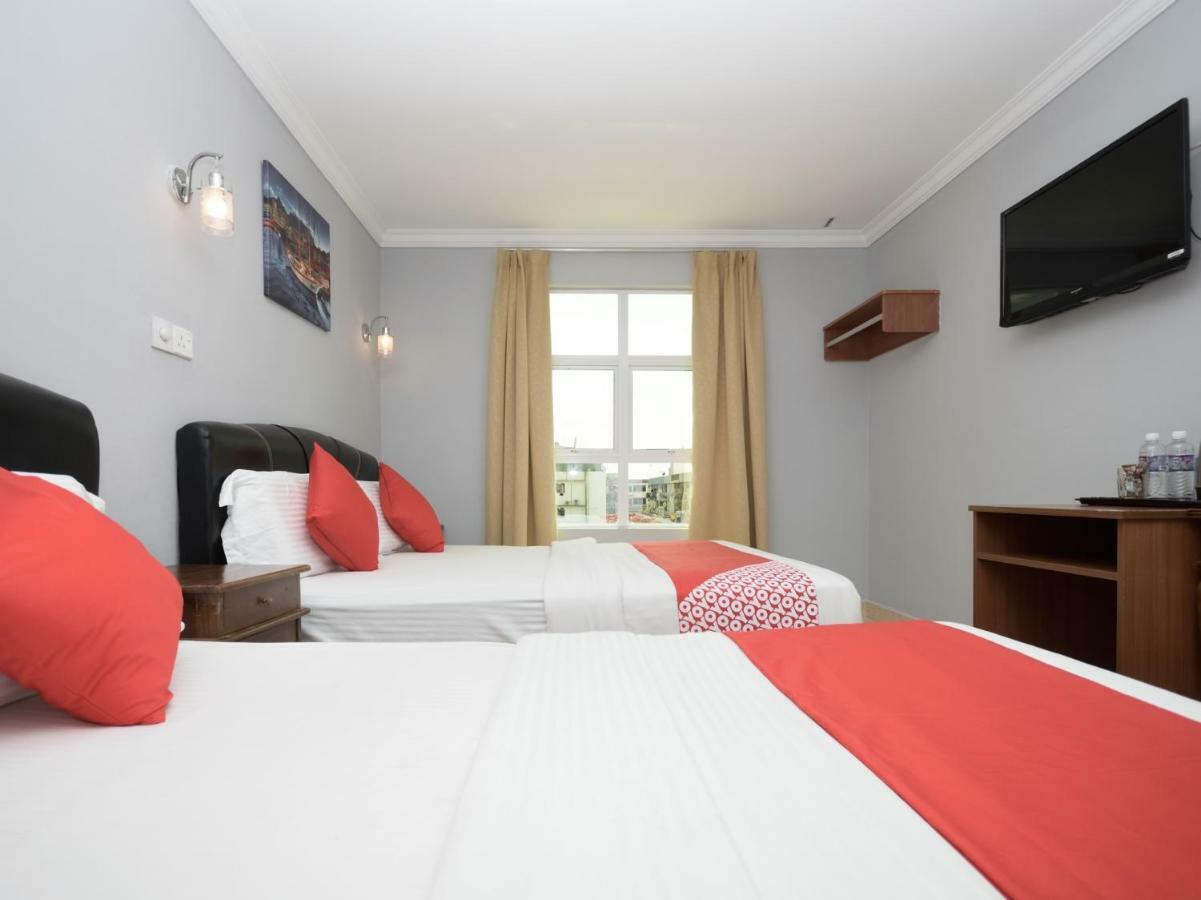לבואן Oyo 892 Hotel Grand Nadia מראה חיצוני תמונה