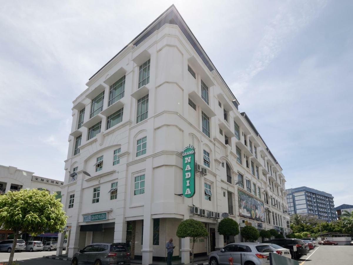 לבואן Oyo 892 Hotel Grand Nadia מראה חיצוני תמונה